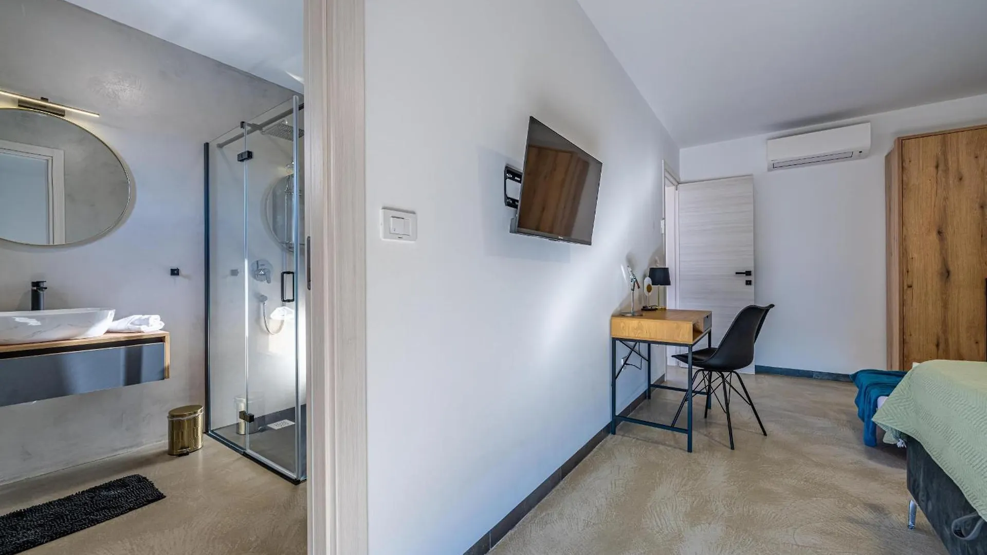 Villa Aura PUY 0*,